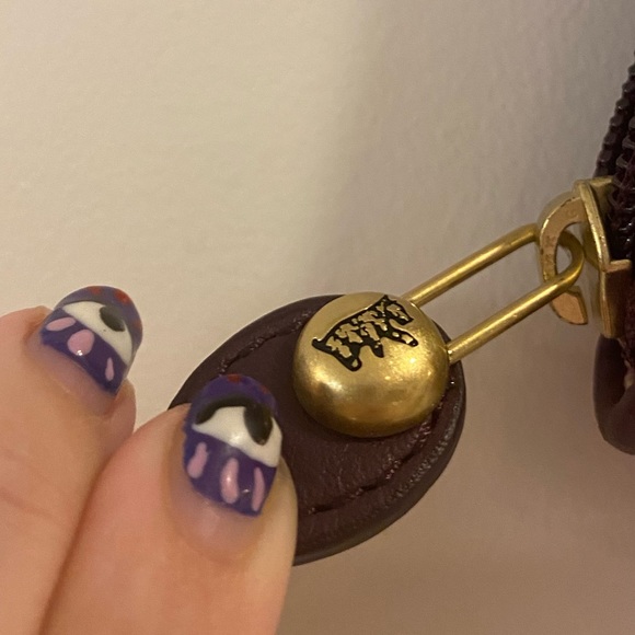 Y2K VINTAGE JUICY COUTURE VELVET WRISTLET - Picture 2 of 7